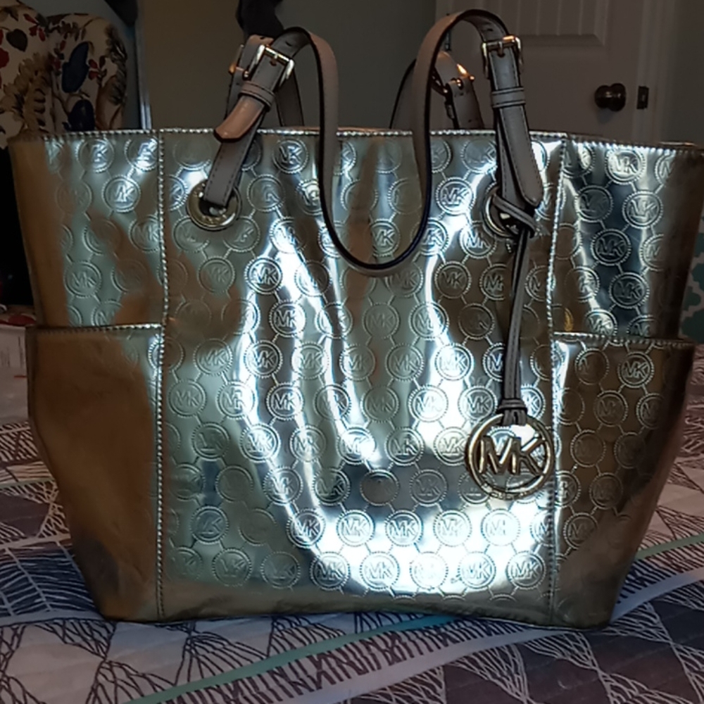$SOLD$Michael Kors Gold Large 👜